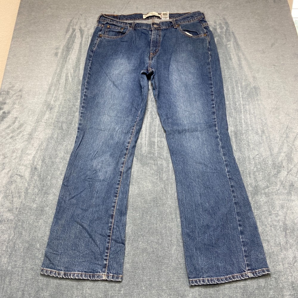 VTG Levi's 515 Nouveau Bootcut Jeans Women 34x31 Blue Denim High Rise Streetwear